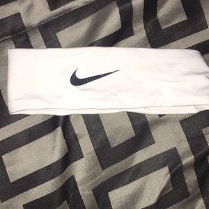 Nike White and Black headband